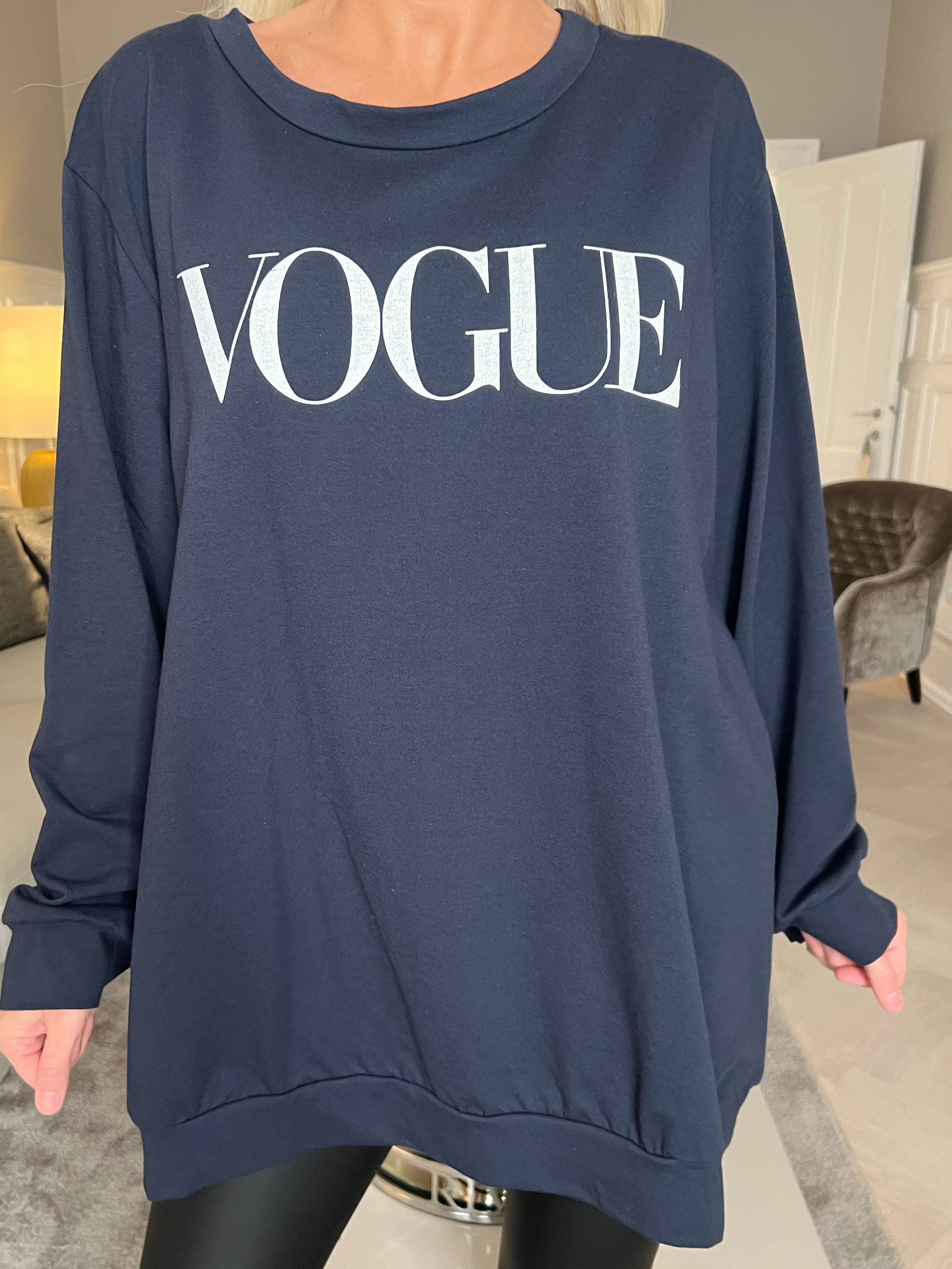Abena - Sweatshirt med vogue stående på bröstet